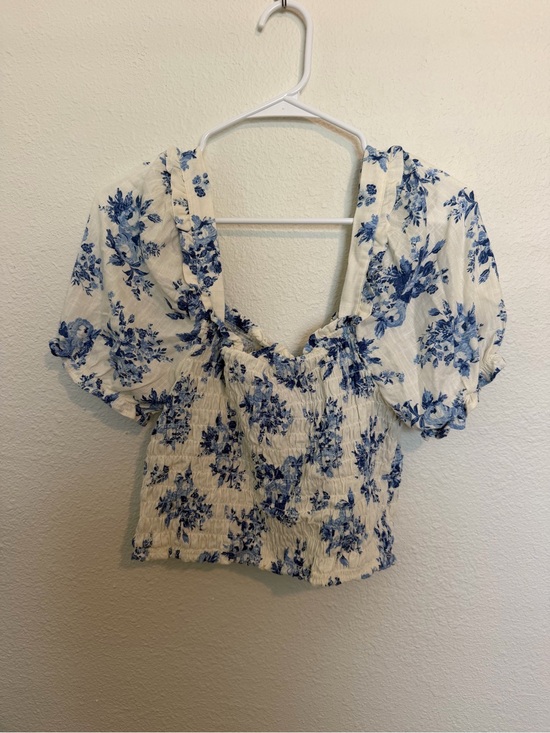 Tops - Blue Floral Puff Sleeve Square Neck Top